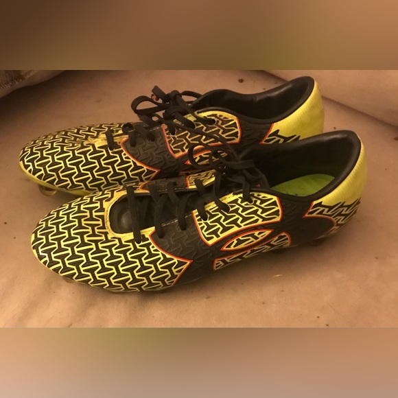 EUC Under Armour  Clutch Fit Elite Soccer Boots - Picture 4 of 6